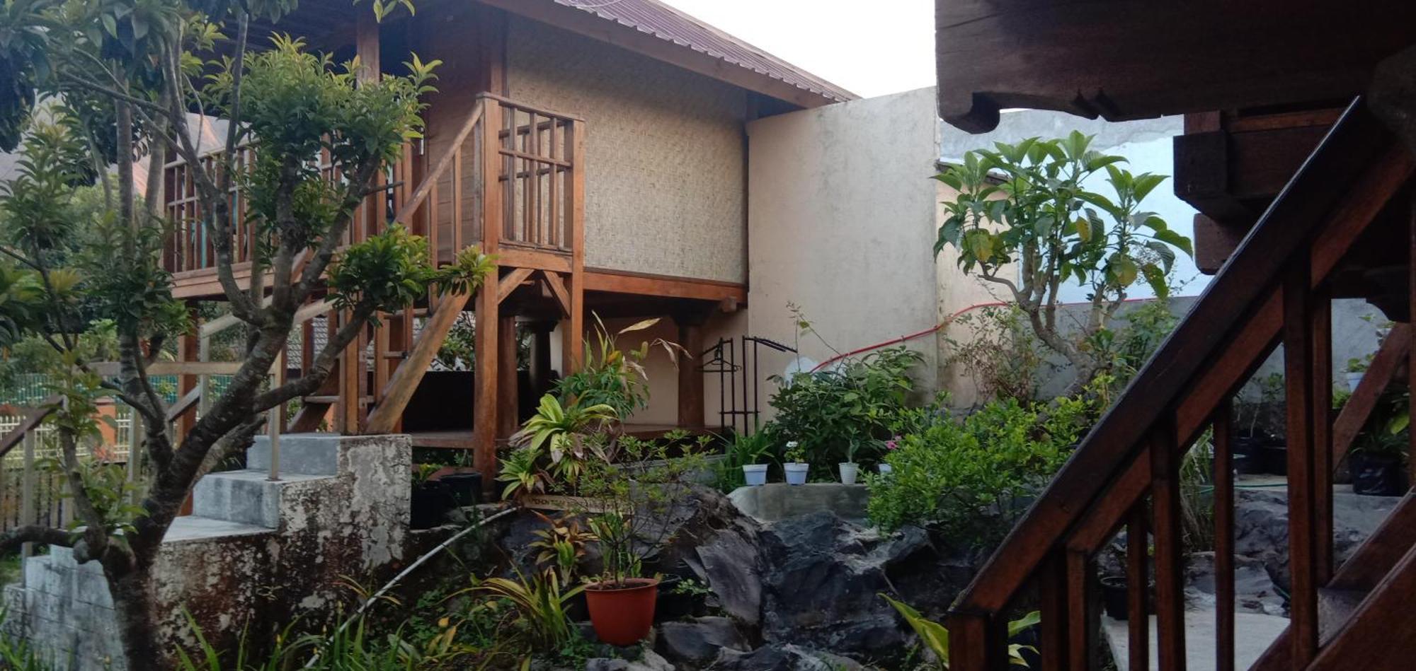 Radiya Guesthouse Sembalunlawang Dış mekan fotoğraf