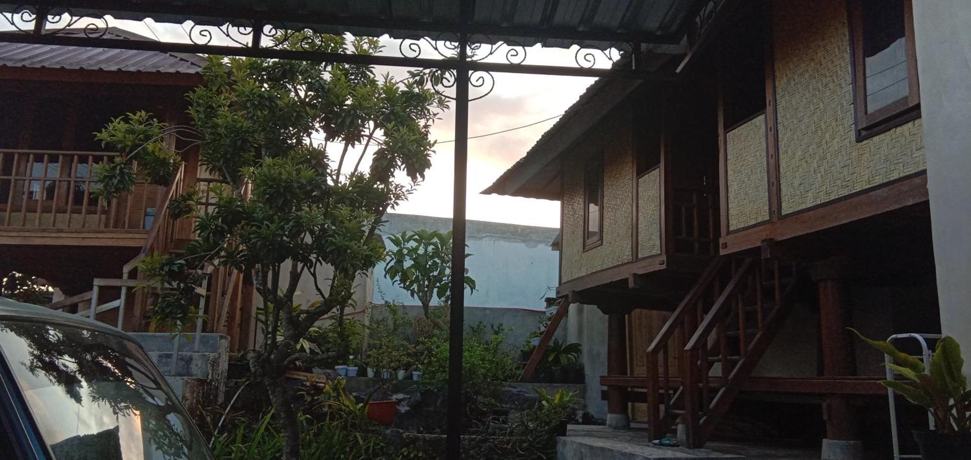 Radiya Guesthouse Sembalunlawang Oda fotoğraf
